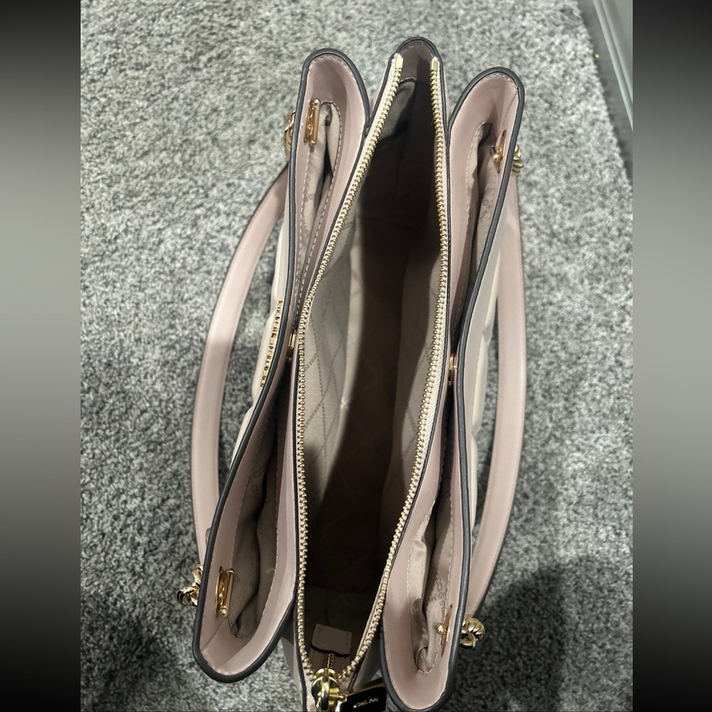 Light pink Michael Kors Susan Satchel - Picture 3 of 7